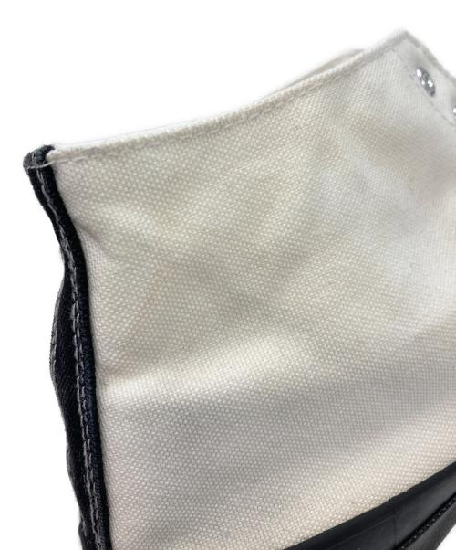 HOMME PLISSE ISSEY MIYAKE（オム プリッセ イッセイ ミヤケ）HOMME PLISSE ISSEY MIYAKE (オムプリッセ イッセイ ミヤケ) スニーカー ホワイト サイズ:26.0の古着・服飾アイテム