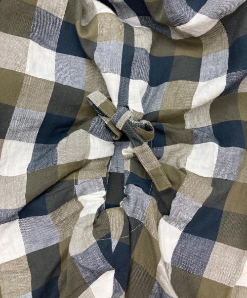 慈雨（ジウ）慈雨 (ジウ) バックリボンパンツ カーキ サイズ:40の古着・服飾アイテム