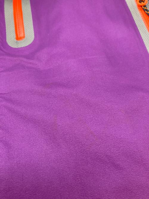 Lowe Alpine（ロウアルパイン）Lowe Alpine (ロウアルパイン) stussy (ステューシー) マウンテンパーカー パープル×ブラック サイズ:Mの古着・服飾アイテム