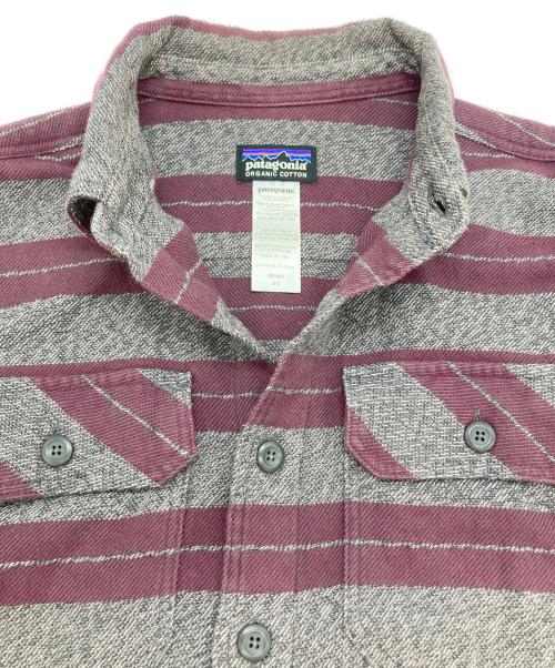 Patagonia（パタゴニア）Patagonia (パタゴニア) オーガニックコットンフランネルシャツ グレー×パープル サイズ:XSの古着・服飾アイテム