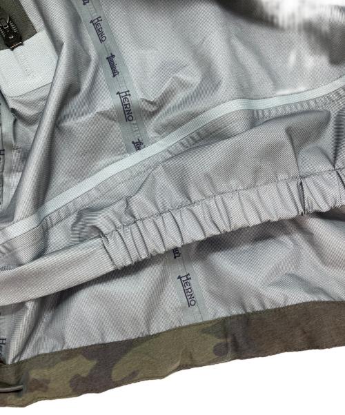 HERNO（ヘルノ）HERNO (ヘルノ) Laminar (ラミナー) カモ柄マウンテンパーカー グリーン サイズ:48の古着・服飾アイテム