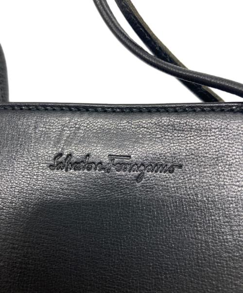 Salvatore Ferragamo（サルヴァトーレ フェラガモ）Salvatore Ferragamo (サルヴァトーレ フェラガモ) レザーハンドバッグ ブラックの古着・服飾アイテム