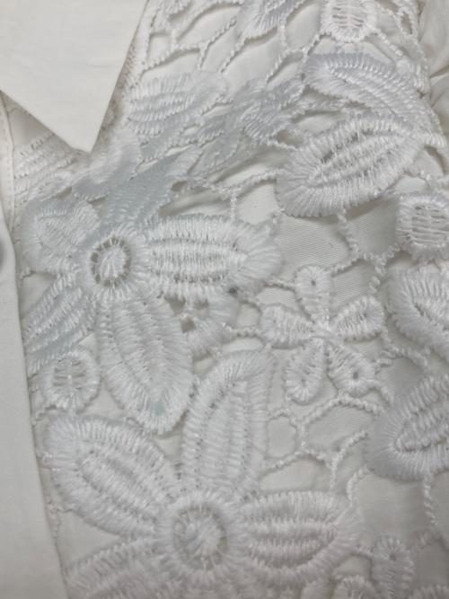 And Couture（アンドクチュール）And Couture (アンドクチュール) コットンレースフリルシャツワンピース ホワイト サイズ:FREEの古着・服飾アイテム