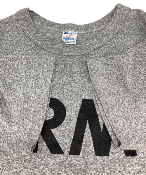Champion（チャンピオン）Champion (チャンピオン) ARMYプリントTシャツ グレー サイズ:Lの古着・服飾アイテム