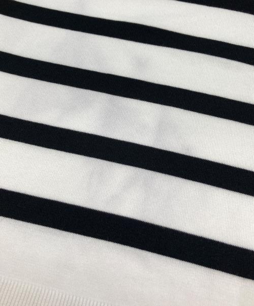 UNTITLED（アンタイトル）UNTITLED (アンタイトル) Vネック半袖ニット ブラック×ホワイト サイズ:4の古着・服飾アイテム