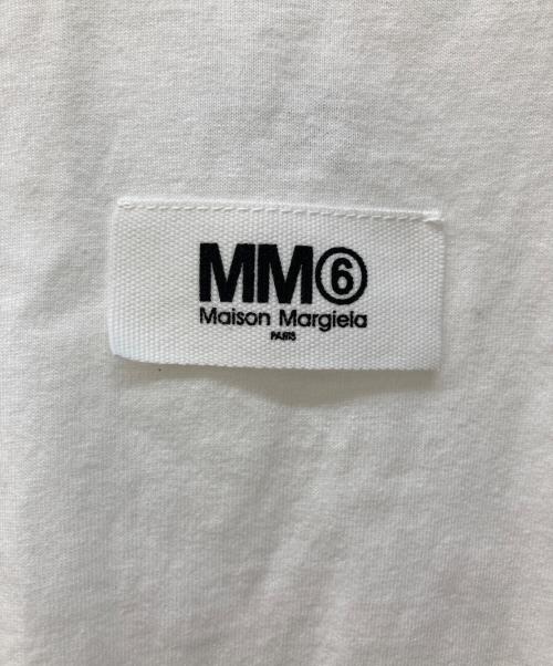 MM6 Maison Margiela（エムエムシックスメゾンマルジェラ）MM6 Maison Margiela (エムエムシックスメゾンマルジェラ) ロゴラベルTシャツ ホワイト サイズ:Lの古着・服飾アイテム
