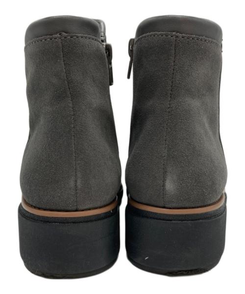 CLARKS（クラークス）CLARKS (クラークス) ブーツ グレー サイズ:22の古着・服飾アイテム