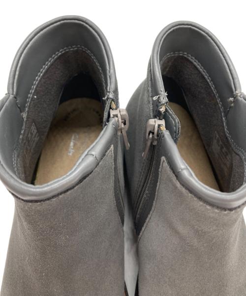 CLARKS（クラークス）CLARKS (クラークス) ブーツ グレー サイズ:22の古着・服飾アイテム
