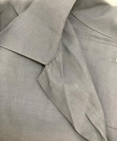 YOKE（ヨーク）YOKE (ヨーク) HALF SLEEVES BIG FLAP SHIRT グレー サイズ:2の古着・服飾アイテム