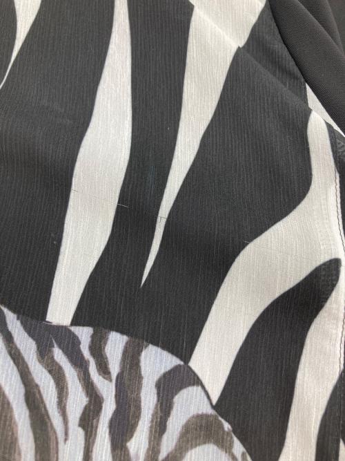 TOKUKO1erVOL（トクコプルミエヴォル）TOKUKO1erVOL (トクコプルミエヴォル) 変形プリントジャージーカットソー ブラック サイズ:9の古着・服飾アイテム