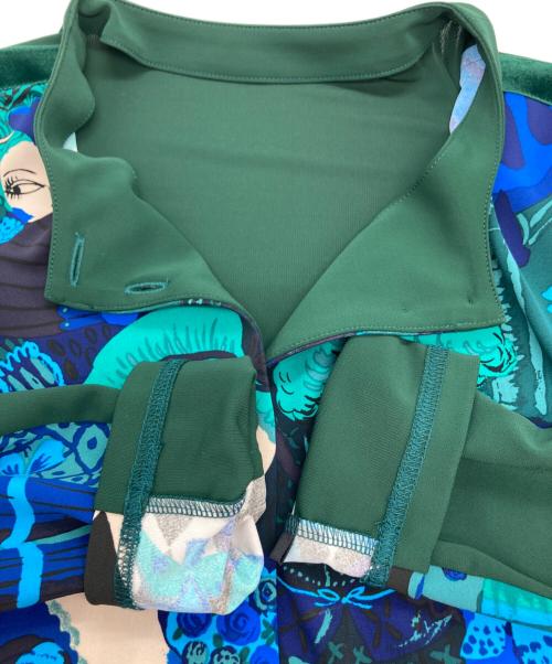 TOKUKO1erVOL（トクコプルミエヴォル）TOKUKO1erVOL (トクコプルミエヴォル) サイドベロアプリントジャージーシャツ グリーン サイズ:9の古着・服飾アイテム