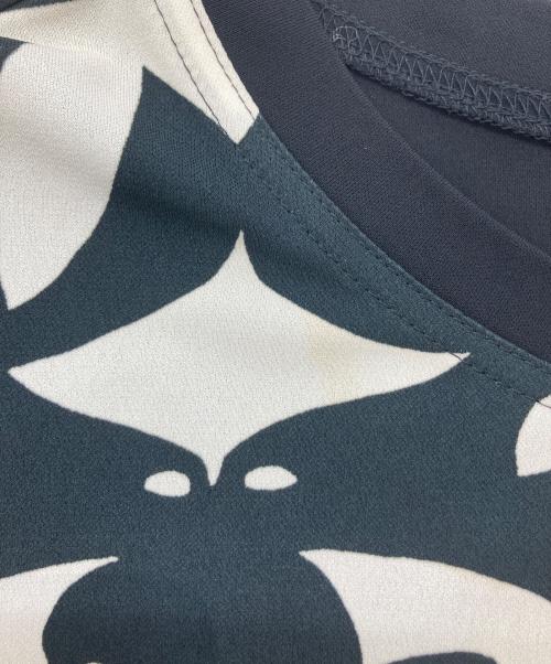 TOKUKO1erVOL（トクコプルミエヴォル）TOKUKO1erVOL (トクコプルミエヴォル) プリント変形シャツ ブラック サイズ:9の古着・服飾アイテム