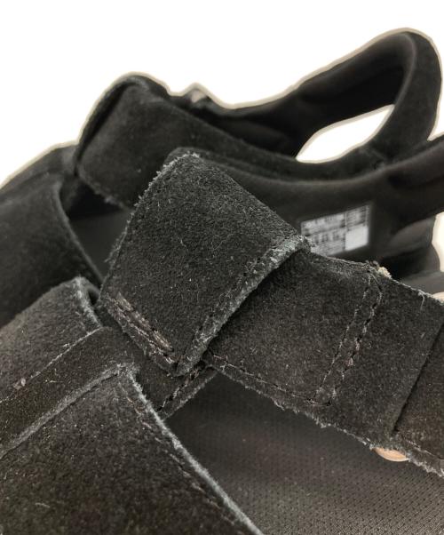 UGG（アグ）UGG (アグ) スウェードプラットフォームサンダル ブラック サイズ:25㎝の古着・服飾アイテム