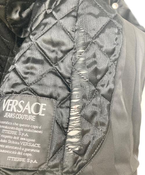VERSACE（ヴェルサーチェ）VERSACE (ヴェルサーチェ) 中綿ストライプジャケット ブラック サイズ:Lの古着・服飾アイテム