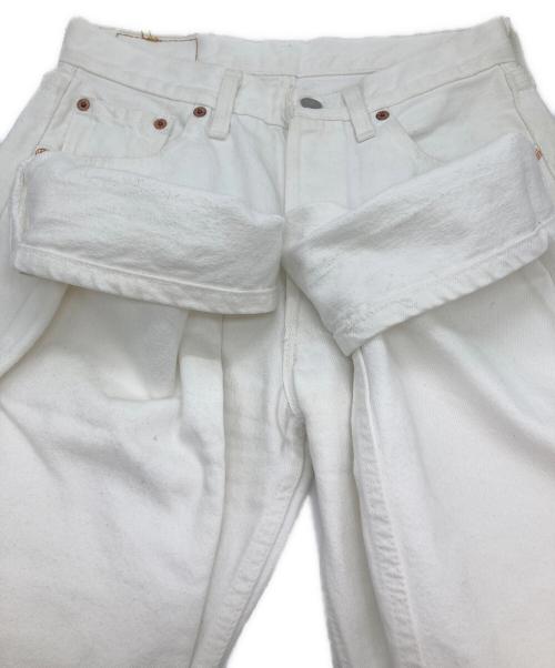 LEVI'S（リーバイス）LEVI'S (リーバイス) デニムパンツ ホワイト サイズ: W29×L32の古着・服飾アイテム