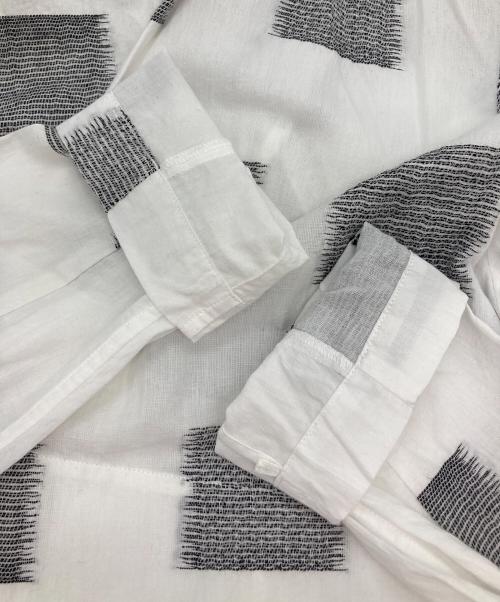 m mefu（メフウ）m mefu (メフウ) 変形カーディガン ホワイト×ブラック サイズ:40の古着・服飾アイテム