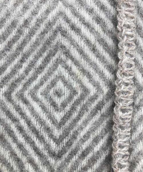 LAPUAN KANKURIT（ラプアンカンクリ）LAPUAN KANKURIT (ラプアンカンクリ) MARIA/ポケットショール グレー×ホワイトの古着・服飾アイテム