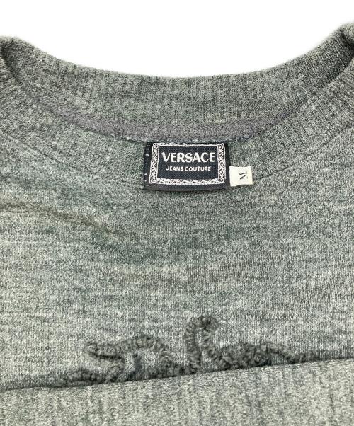 VERSACE JEANS COUTURE（ヴェルサーチ ジーンズクチュール）VERSACE JEANS COUTURE (ヴェルサーチ ジーンズクチュール) メデューサ刺繍ニット グレー サイズ:Ｍの古着・服飾アイテム