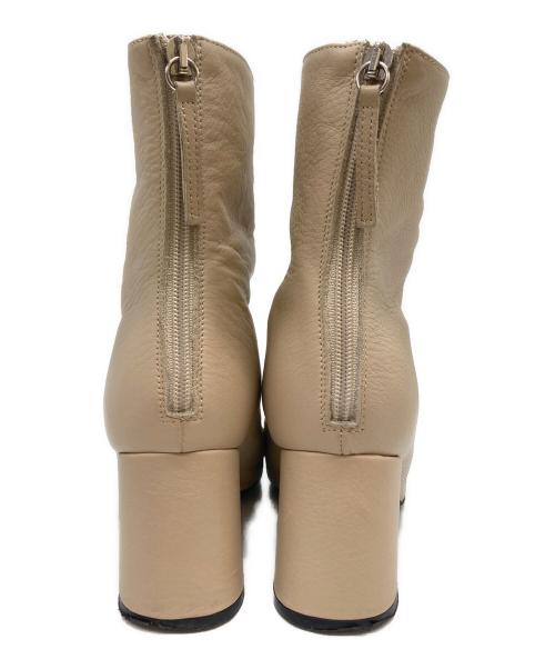 ANGEL ALARCON（アンヘル アラルコン）angel alarcon (アンヘル アラルコン) ブーツ ベージュ サイズ:38の古着・服飾アイテム