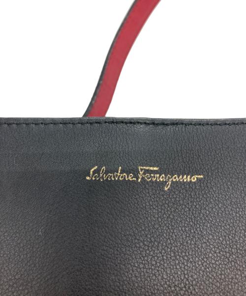 Salvatore Ferragamo（サルヴァトーレ フェラガモ）Salvatore Ferragamo (サルヴァトーレ フェラガモ) マチジップトートバッグ ブラックの古着・服飾アイテム