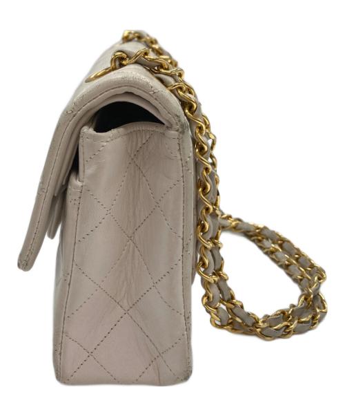 CHANEL（シャネル）CHANEL (シャネル) マトラッセチェーンショルダーバッグ ホワイトの古着・服飾アイテム