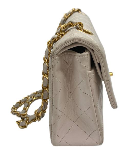 CHANEL（シャネル）CHANEL (シャネル) マトラッセチェーンショルダーバッグ ホワイトの古着・服飾アイテム