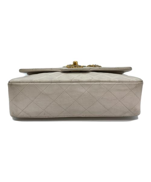 CHANEL（シャネル）CHANEL (シャネル) マトラッセチェーンショルダーバッグ ホワイトの古着・服飾アイテム