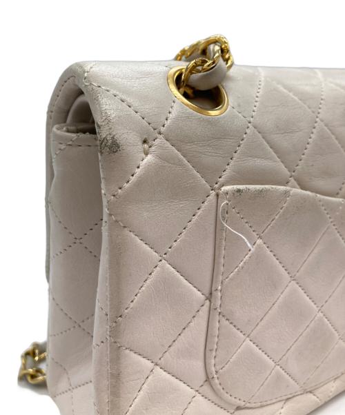 CHANEL（シャネル）CHANEL (シャネル) マトラッセチェーンショルダーバッグ ホワイトの古着・服飾アイテム