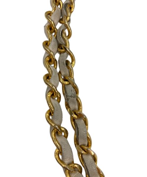 CHANEL（シャネル）CHANEL (シャネル) マトラッセチェーンショルダーバッグ ホワイトの古着・服飾アイテム