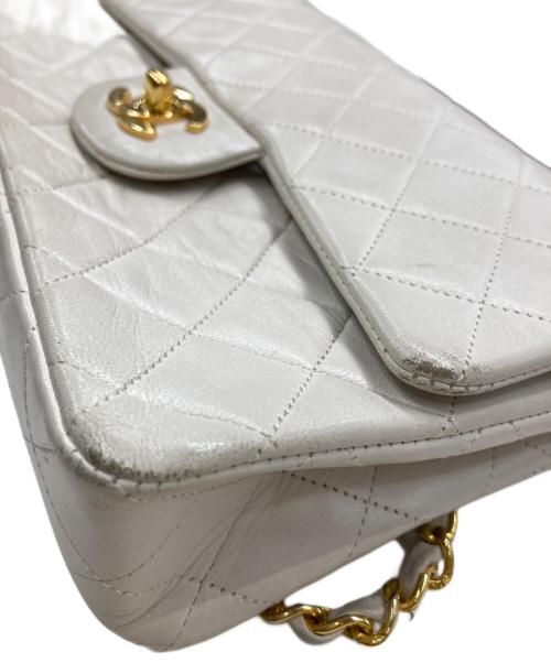 CHANEL（シャネル）CHANEL (シャネル) マトラッセチェーンショルダーバッグ ホワイトの古着・服飾アイテム