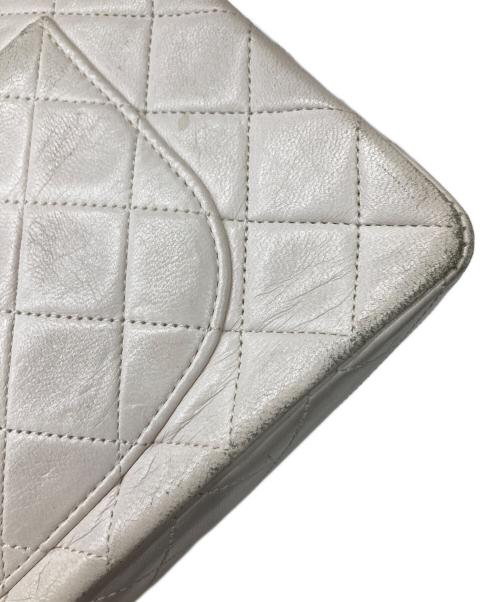 CHANEL（シャネル）CHANEL (シャネル) マトラッセチェーンショルダーバッグ ホワイトの古着・服飾アイテム
