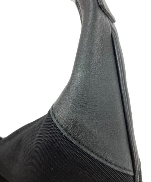 GUCCI（グッチ）GUCCI (グッチ) ワンショルダーバッグ ブラックの古着・服飾アイテム