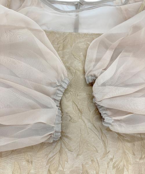 acka（エーシーケーエー）acka (エーシーケーエー) puffy sheer blouse/シアーブラウス ベージュ サイズ:FREEの古着・服飾アイテム