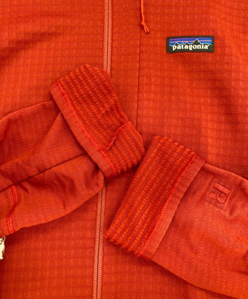 Patagonia（パタゴニア）Patagonia (パタゴニア) R1 ジップアップジャケット レッド サイズ:XLの古着・服飾アイテム