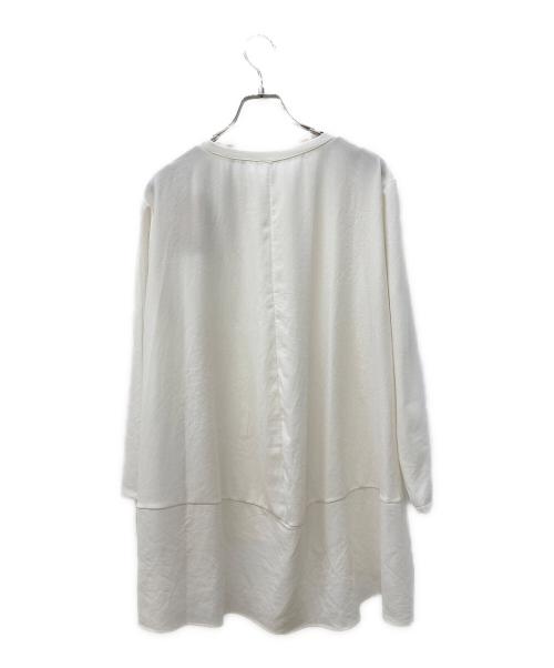 BEARDSLEY（ビアズリー）BEARDSLEY (ビアズリー) 後ろドレープTブラウス アイボリー サイズ:Free 未使用品の古着・服飾アイテム