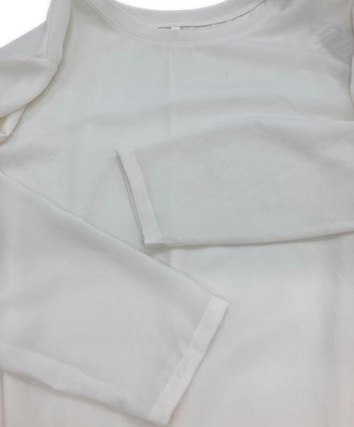 BEARDSLEY（ビアズリー）BEARDSLEY (ビアズリー) 後ろドレープTブラウス アイボリー サイズ:Free 未使用品の古着・服飾アイテム