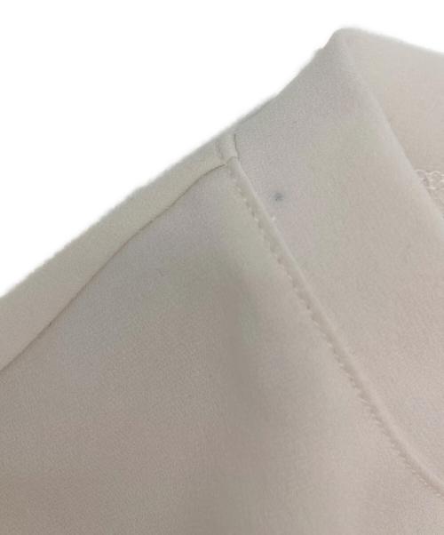 BEARDSLEY（ビアズリー）BEARDSLEY (ビアズリー) 後ろドレープTブラウス ホワイト サイズ:FREE 未使用品の古着・服飾アイテム