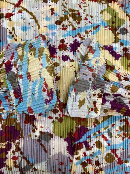 PLEATS PLEASE（プリーツプリーズ）PLEATS PLEASE (プリーツプリーズ) タイダイタートルネックロングスリーブ マルチカラー サイズ:03の古着・服飾アイテム