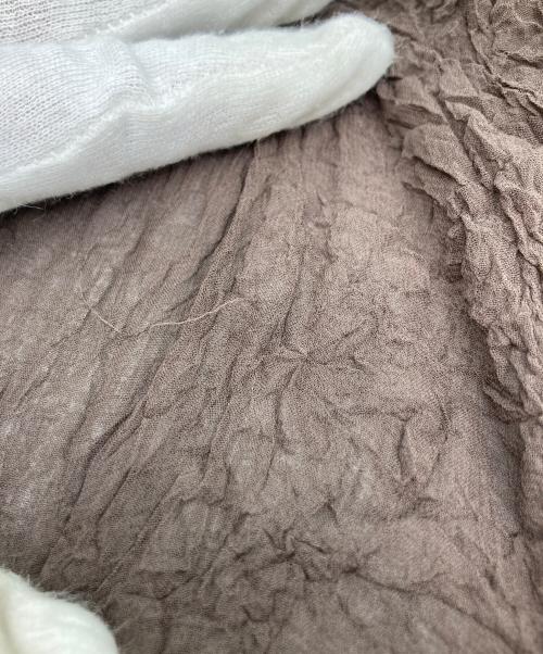 ISSEY MIYAKE PERMANENTE（イッセイミヤケ ペルマネンテ）ISSEY MIYAKE PERMANENTE (イッセイミヤケ ペルマネンテ) 絞り加工プリーツロングスリーブ ブラウン サイズ:‐の古着・服飾アイテム