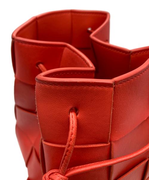 BOTTEGA VENETA（ボッテガベネタ）BOTTEGA VENETA (ボッテガベネタ) マキシイントレチャートカセットミニ クロスボディバケット ショルダーバッグ オレンジの古着・服飾アイテム