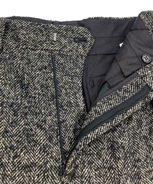 JOHN LAWRENCE SULLIVAN（ジョン ローレンス サリバン）JOHN LAWRENCE SULLIVAN (ジョン ローレンス サリバン) タックパンツ ブラック×アイボリー サイズ:38の古着・服飾アイテム