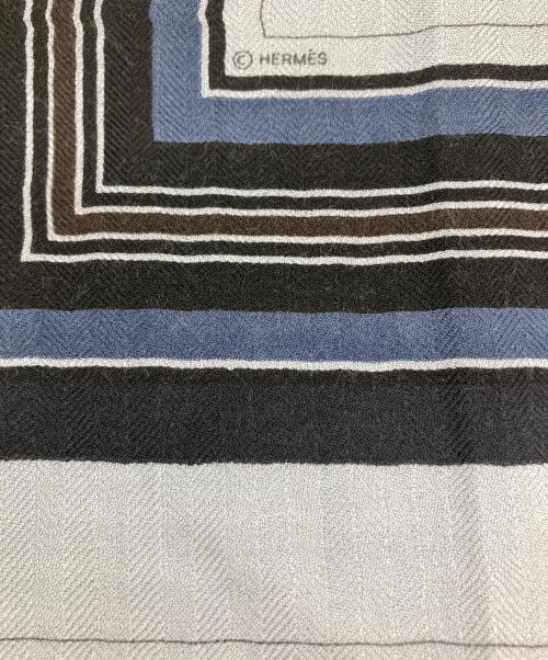 HERMES（エルメス）HERMES (エルメス) カレ100/幾何学柄大判ストール ネイビーの古着・服飾アイテム