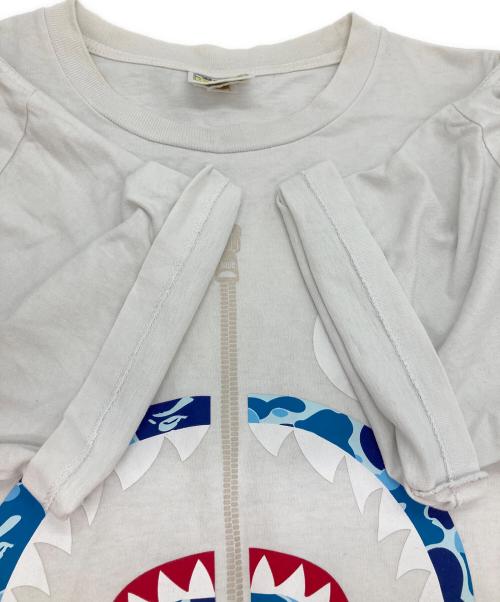 A BATHING APE（アベイシングエイプ）A BATHING APE (アベイシングエイプ) シャークプリントTシャツ ホワイト サイズ:Lの古着・服飾アイテム
