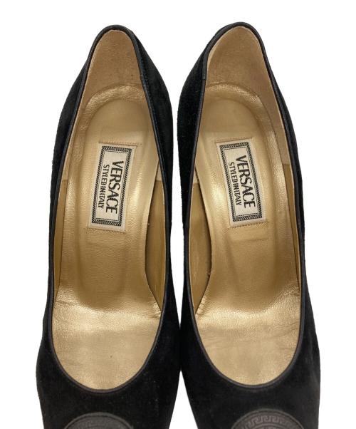VERSACE（ヴェルサーチェ）VERSACE (ヴェルサーチェ) メデューサパッチヒールパンプス ブラック サイズ:35の古着・服飾アイテム