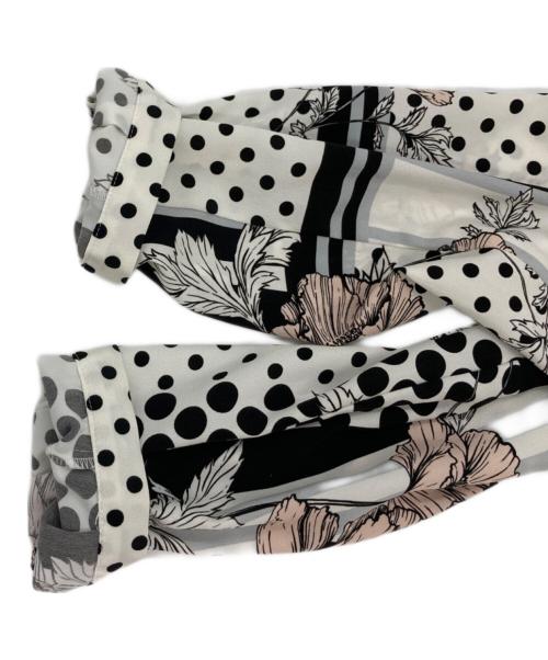 Pinky & Dianne（ピンキーアンドダイアン）Pinky & Dianne (ピンキーアンドダイアン) ラインブロックフラワープリントブラウス ホワイト サイズ:38の古着・服飾アイテム