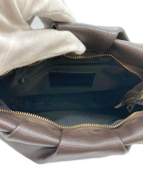 AULENTTI（オウレンティ）AULENTTI (オウレンティ) ゴールドチェーンショルダーバッグ ブラウン サイズ:-の古着・服飾アイテム