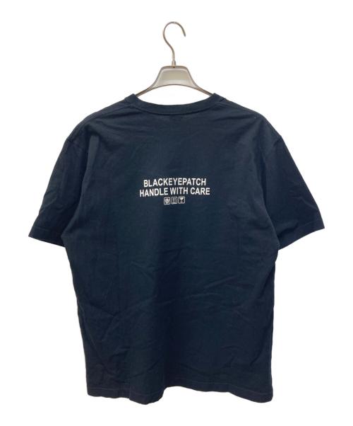 BlackEyePatch（ブラックアイパッチ）BlackEyePatch (ブラックアイパッチ) ロゴプリントTシャツ ブラック サイズ:Ⅼの古着・服飾アイテム