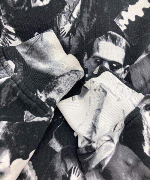 LEVI'S（リーバイス）LEVI'S (リーバイス) universal mosters 総柄プルオーバーパーカー ブラック×ホワイト サイズ:Sの古着・服飾アイテム