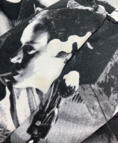 LEVI'S（リーバイス）LEVI'S (リーバイス) universal mosters 総柄プルオーバーパーカー ブラック×ホワイト サイズ:Sの古着・服飾アイテム