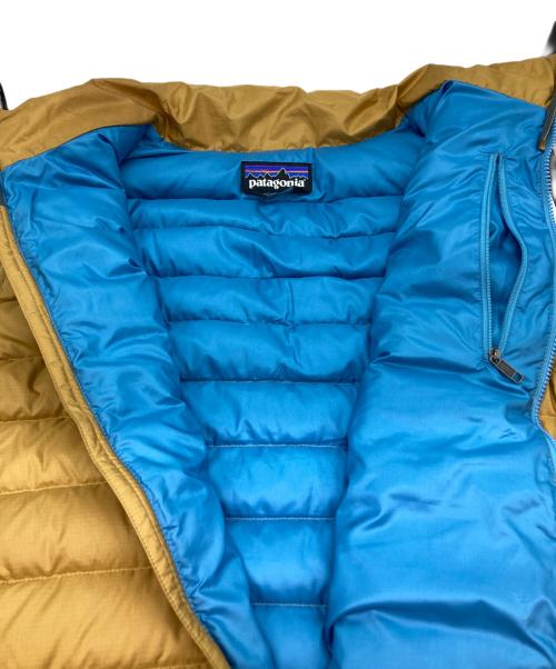 Patagonia（パタゴニア）Patagonia (パタゴニア) ダウンジャケット 黄土色 サイズ:XLの古着・服飾アイテム